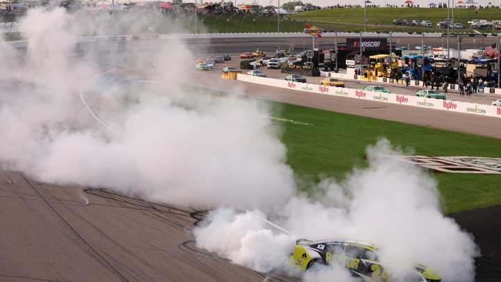 NASCAR results today: William Byron is Iowa Corn 350 race winner
