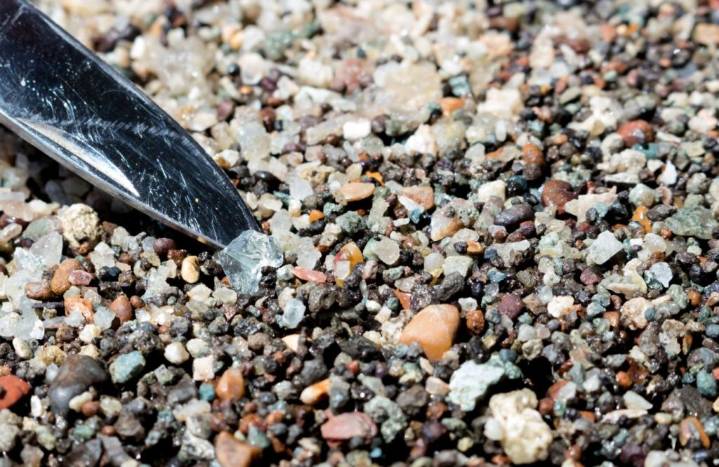 Woman says 2-carat diamond she unearthed at Arkansas state park will be used in engagement ring – Hartford Courant
