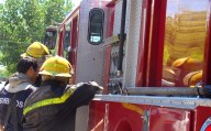 Se incendió un auto estacionado en el garage de una vivienda en Santa Rosa