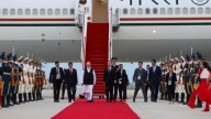 El primer ministro de la India, Narendra Modi, se reúne con Xi Jinping en su primer viaje a China en siete años