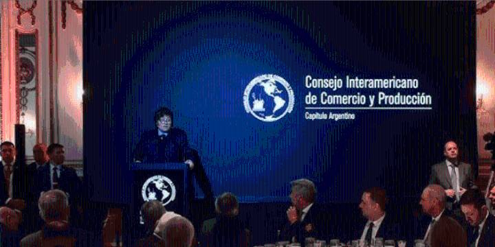 VIDEO: Javier Milei reacciona después de la agresión en Lomas de Zamora