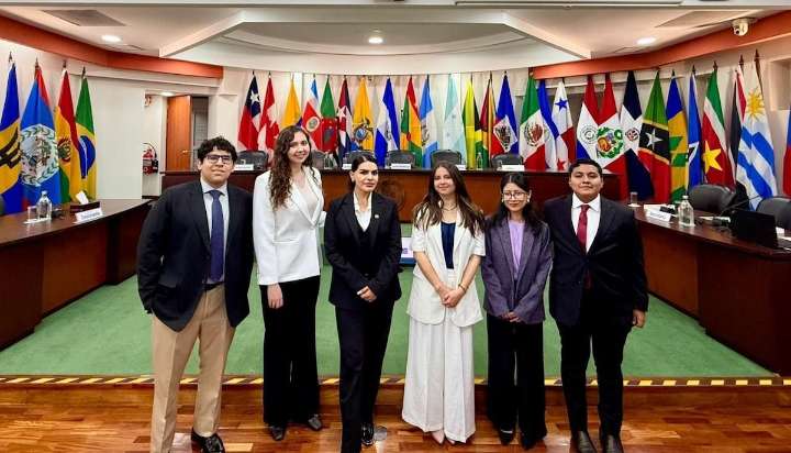 Jóvenes mexicanos llegan a la CIDH con un mensaje de paz y en pro del desarme