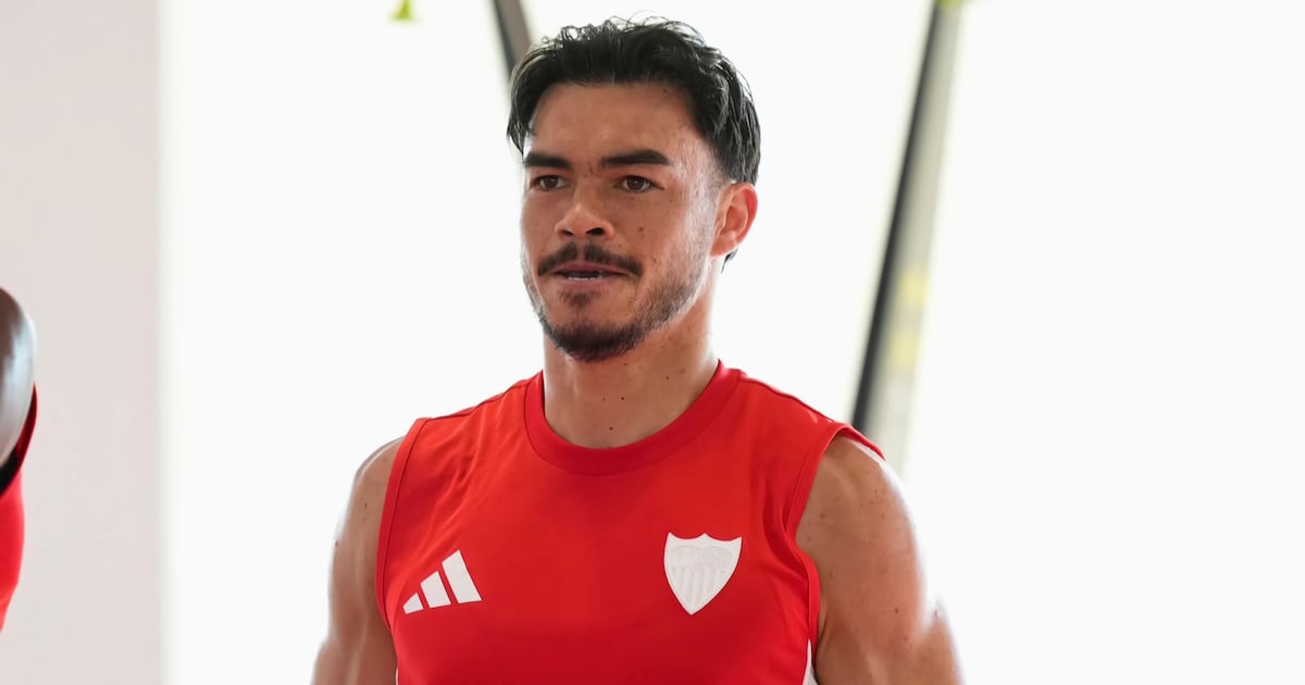 Contra el tiempo: la complicada operación que debe hacer el Sevilla para inscribir a Gabriel Suazo en LaLiga