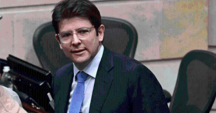 Muere Miguel Uribe Turbay, senador y candidato presidencial colombiano, que sufrió atentado en junio