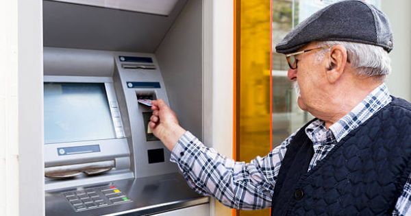 Una buena para jubilados: el Gobierno aplicará un aumento fijo sobre los pagos de quienes hagan este único trámite