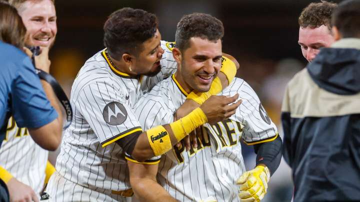 Laureano singles in Bogaerts in the 10th as the Padres walk