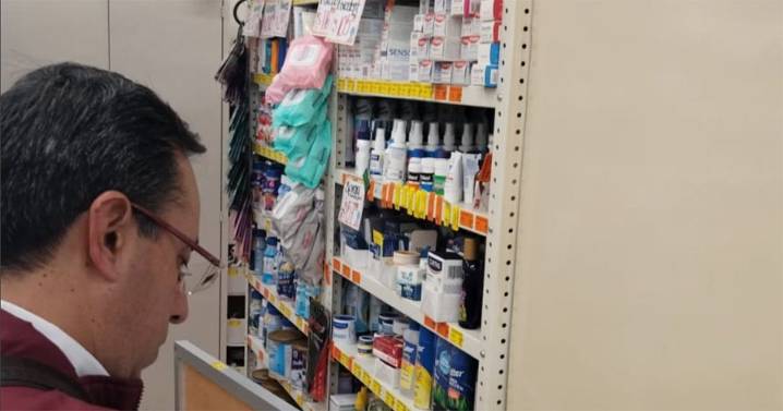 Sancionan a 45 farmacias por vender medicamentos caducados o sin registro