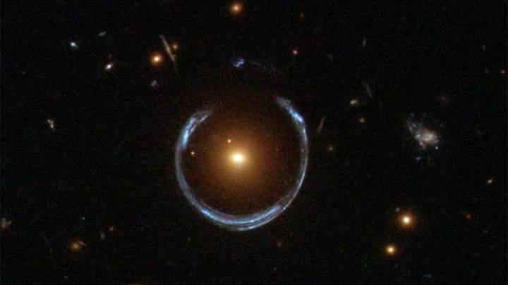 Descubren el agujero negro más grande del Universo: equivale a 36 mil millones de soles