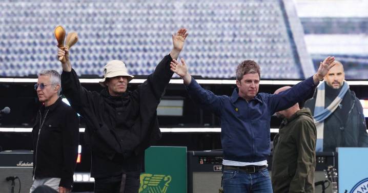 Oasis are supersonic as Gallagher brothers blow Scotland away for first time since '09