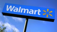 Walmart expands 10% grocery discount for employees