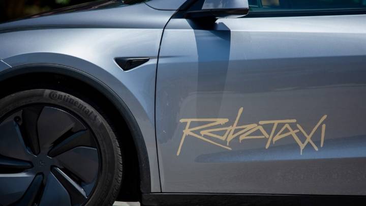 Tesla and Elon Musk Sued by Shareholders Who Say Robotaxis Violate Traffic Laws