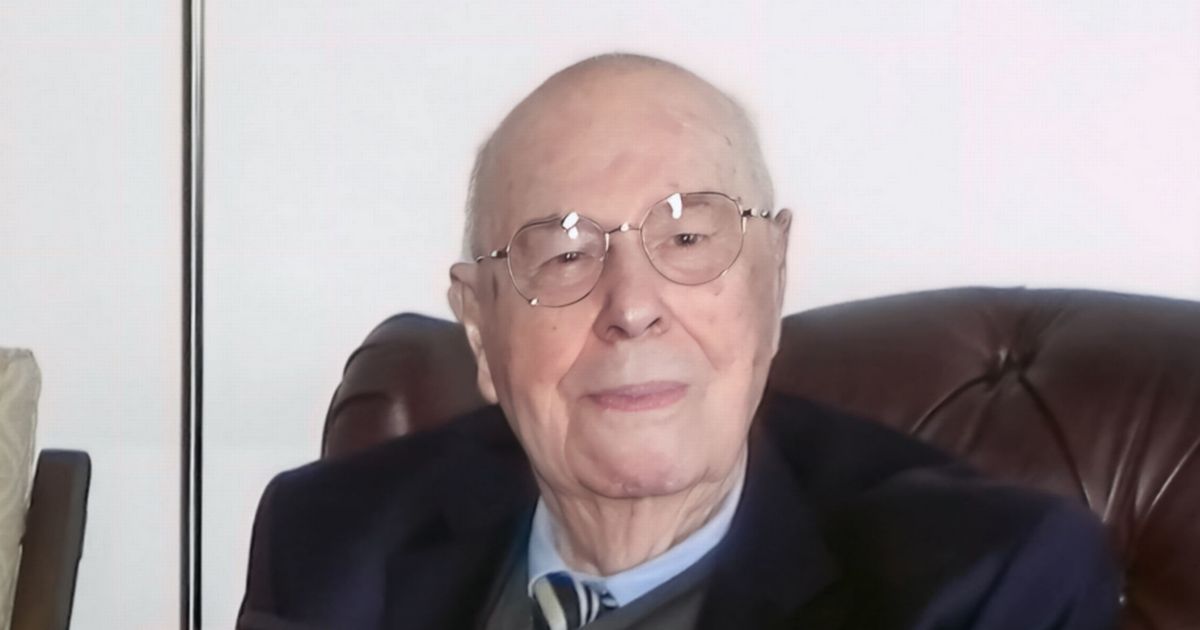 Scots Victoria Cross hero who was last living WW2 recipient dies aged 105