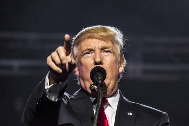 Trump meets with Zelenskyy and European leaders then calls Putin in high