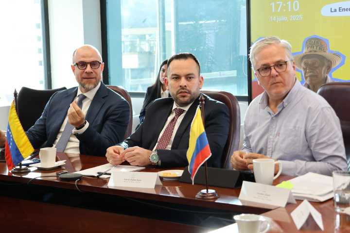 Denuncian que Ecopetrol insiste en comprar Monómeros, una empresa con millonarias pérdidas