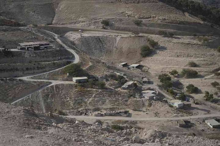 Israel OKs West Bank settlement development