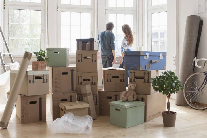 Woman Hides Move-Out Plans from Controlling Parents