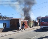 Incendio estructural en población Pedro León Gallo, en Copiapó
