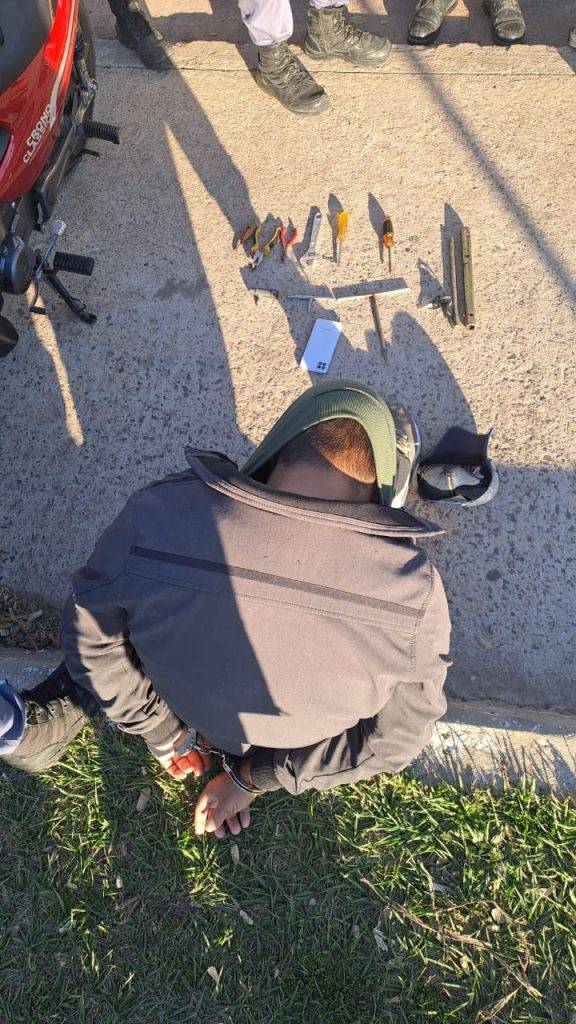 RESISTENCIA: Detuvieron a un Hombre cuando Intentaba Robar Una moto Con Una Ganzúa en el Paseo Sur