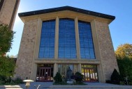 Tiroteo en escuela católica de Minnesota deja 20 víctimas; el atacante murió