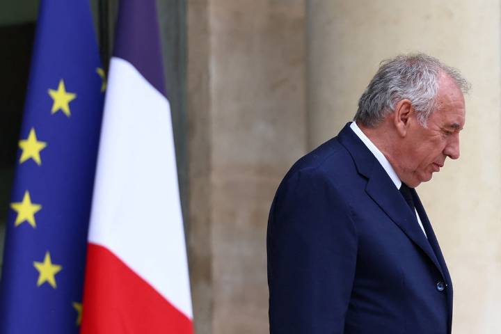 El Gobierno de Francia allana el terreno para recortar días festivos y eliminar 3.000 empleos públicos