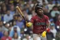 Alexander, Perdomo homer to help the Diamondbacks beat the Brewers, 3