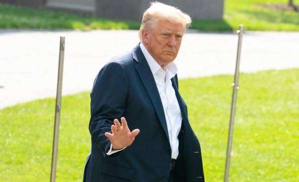 Donald Trump encabeza una delegación de 16 integrantes en Alaska