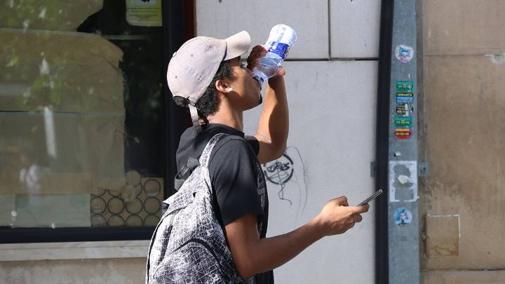 Máximas de 42 grados para este lunes: Zaragoza mantiene la alerta naranja por la ola de calor