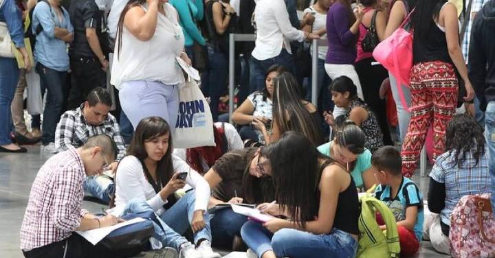 Desempleo en Colombia cae a 8,8% en julio de 2025, la cifra más baja desde 2001