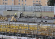 Las obras de pisos para jóvenes en Gijón alcanzan la cota de la calle y empezarán a ganar altura «en un mes»