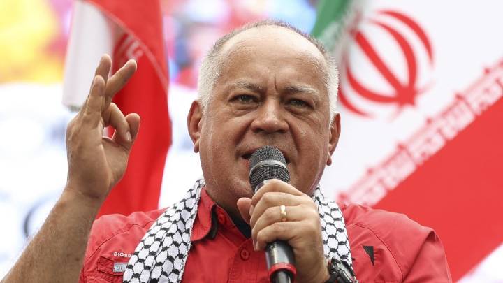 Diosdado Cabello ataca a país por colaborar con EE. UU.: “En su despacho podrá faltar cualquier cosa menos licor”