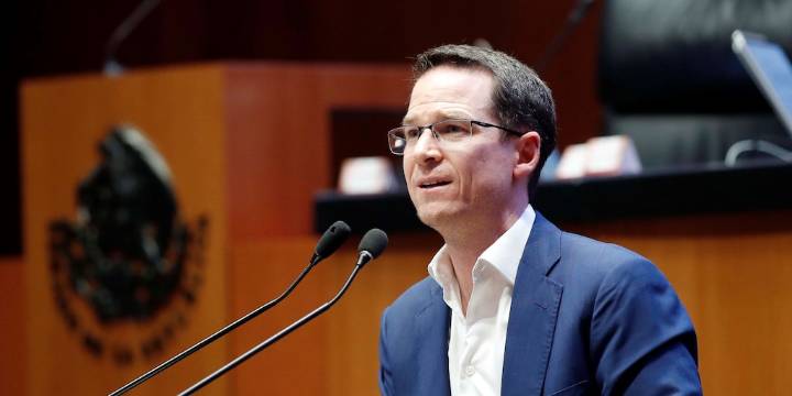 Anaya mete presión a Fernández Noroña: pide rendición de cuentas sobre sueldos a asesores en el Senado