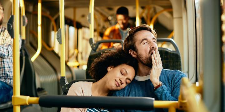 ¿Por qué algunas personas sienten sueño todo el día?