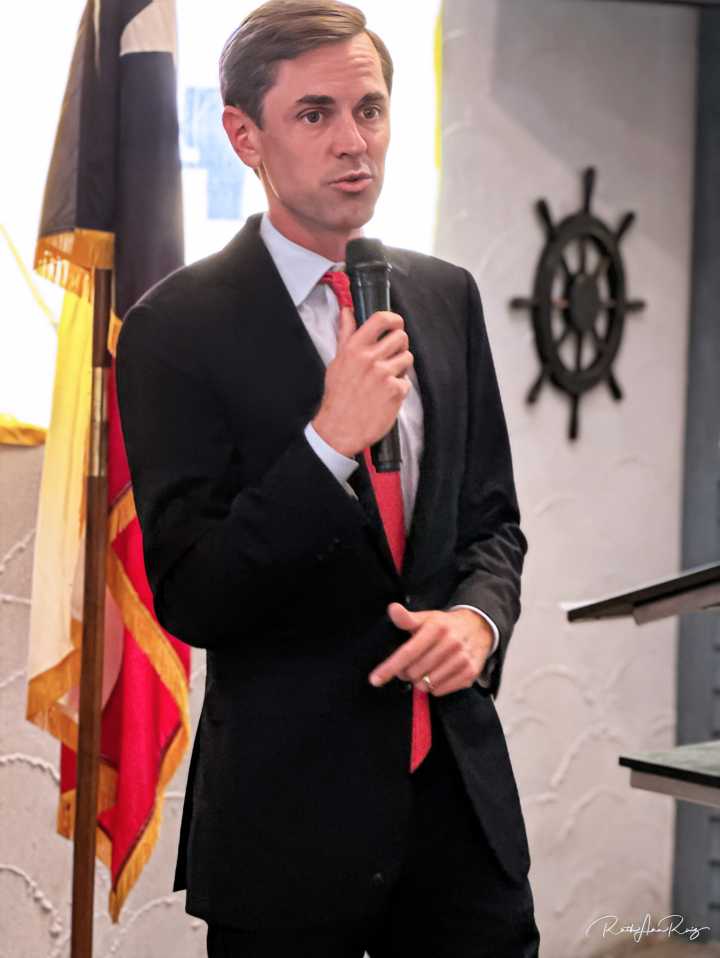 Sen. Middleton Draws a Crowd 