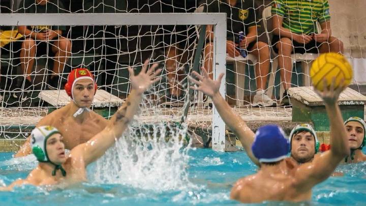 Regatas tuvo un traspié en la Liga de Honor de waterpolo en Buenos Aires