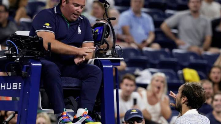 Papelón en US Open: fotógrafo ingresó a la cancha y desató la furia de Medvedev