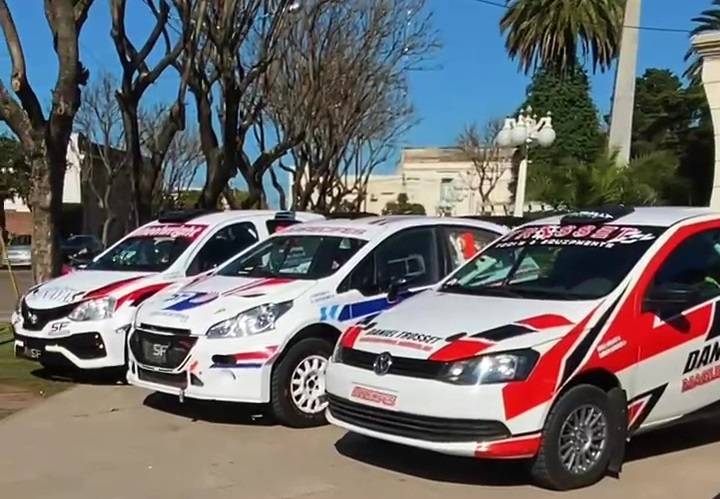 Exhiben autos del Rally Mar y Sierras en Arrecifes