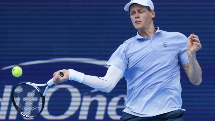 Top-seeded Jannik Sinner coasts into Cincinnati semifinals