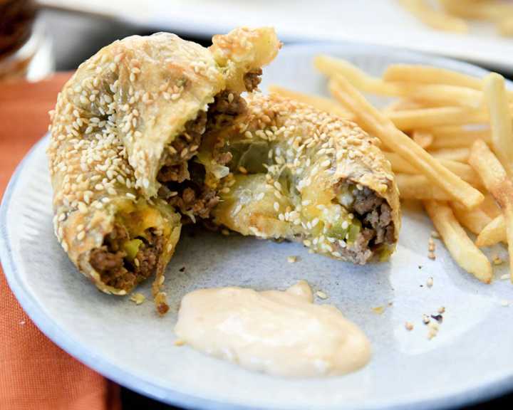 Cheeseburger rice paper spirals offer gluten