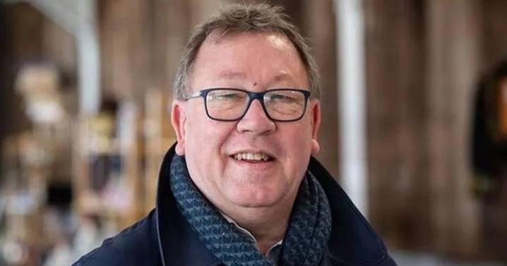 Bargain Hunt Mark Stacey's major bowel cancer surgery and life off the screen