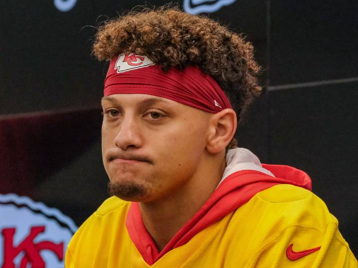 Colin Cowherd Writes the Epilogue of Chiefs Dynasty as Patrick Mahomes Has Zero Margin of Error Colin Cowherd warns Chiefs’ dynasty is fading as Patrick Mahomes faces tougher division, shrinking margi