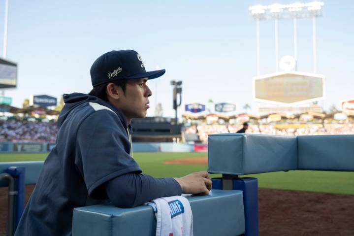 Dodgers’ Roki Sasaki takes aim at an early September return