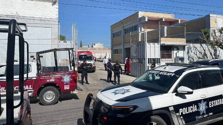 Sujetos armados balean a trabajador en bodega de Telmex