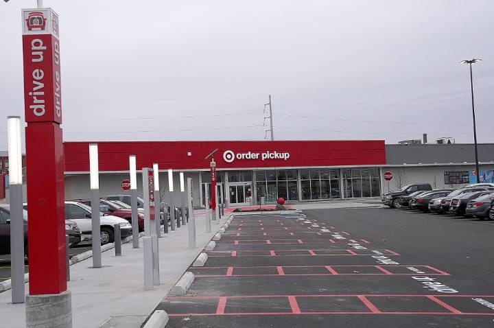 Target backs off online order fulfillment at some stores