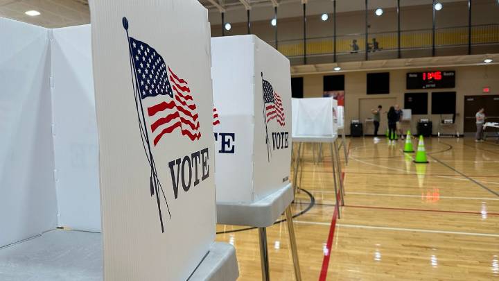 Rising number of voters opt out of major parties