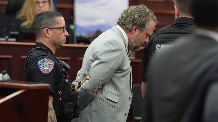 Video captures dentist in wife's room at time he injected her with cyanide