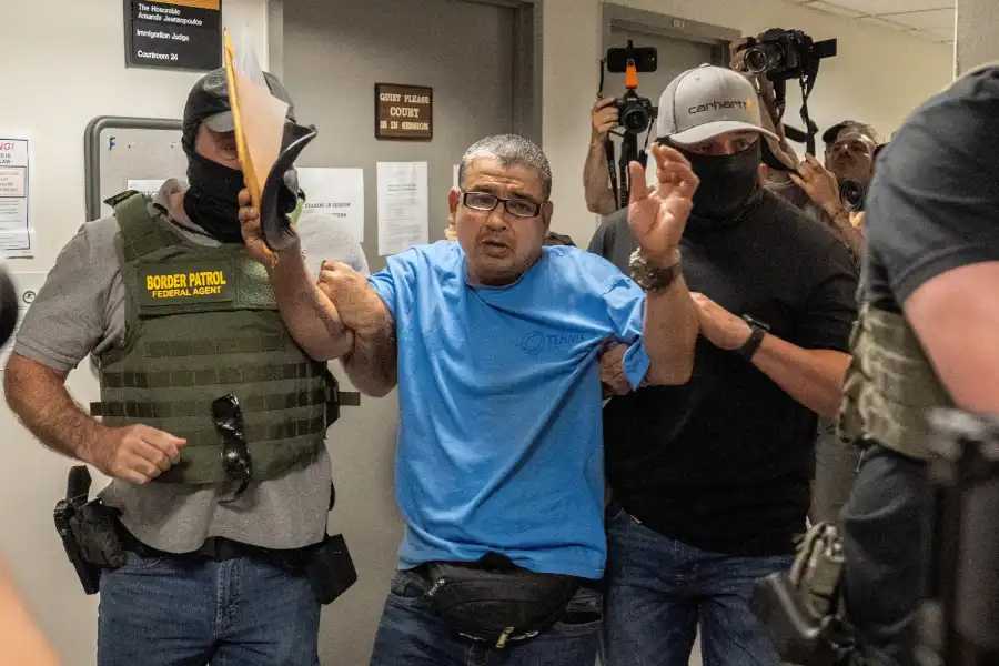 Crece la presión para detener los arrestos de ICE en cortes migratorias de la Ciudad de Nueva York