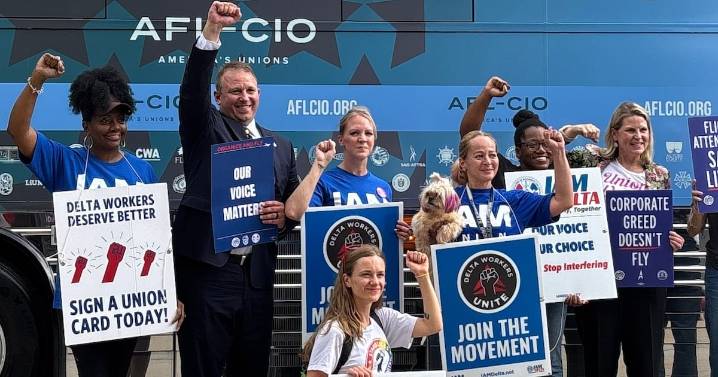 Flight attendants union says summer storms drove record Delta signatures