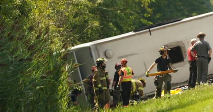 Accidente de autobús turístico en Nueva York deja 5 fallecidos