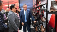 Ebrard anuncia decreto contra la importación de calzado extranjero; prevé arancel del 25 %