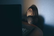 "Con un clic, un tipo te arruina la vida". La historia de un pueblo de 3000 habitantes en el que las deepfakes porno arruinaron la vida de decenas de mujeres